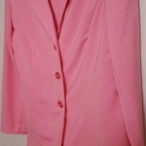 Dazzling and exciting pink skirt suit